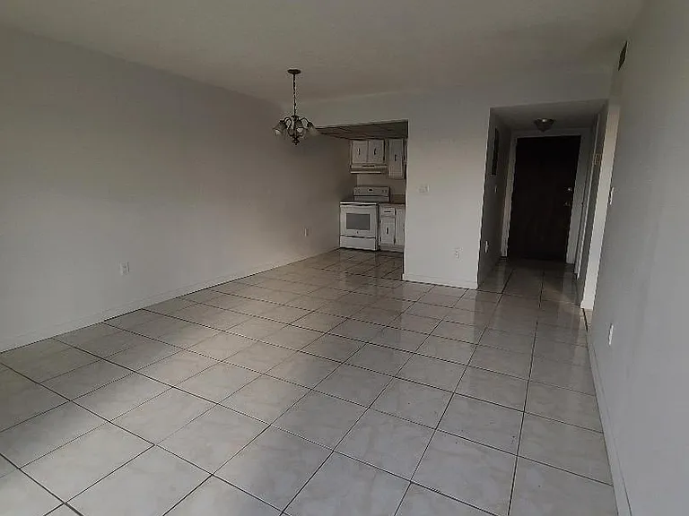 8950 NE 8th Ave #503 — Photo 15