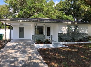 1613 Country Ln E, Clearwater, FL 33759