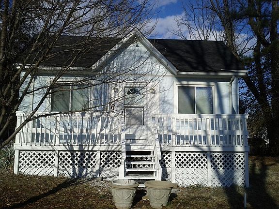 4th image of 8107 Winfield Ave