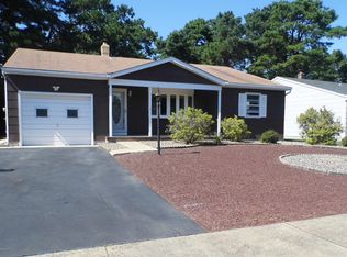 25 Beaverbrook Dr, Toms River, NJ 08757