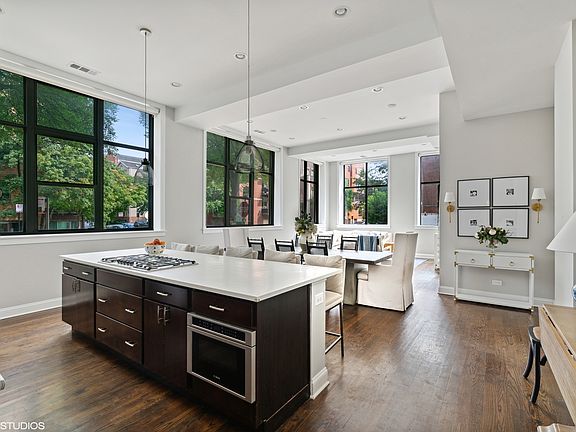 3rd image of 544 N Paulina St #1