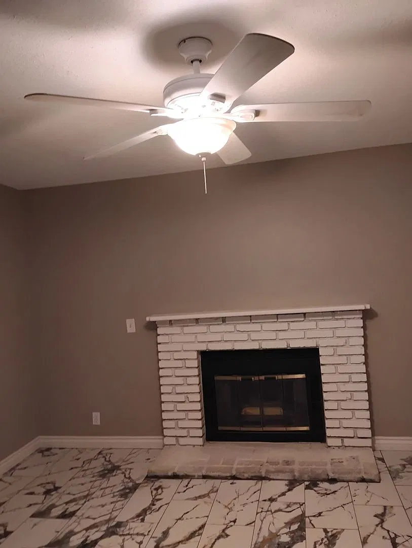 Spacious 5BR House in Lancaster — Photo 2