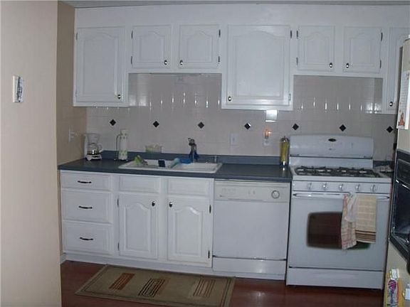 4th image of 1283 Peppertree Dr