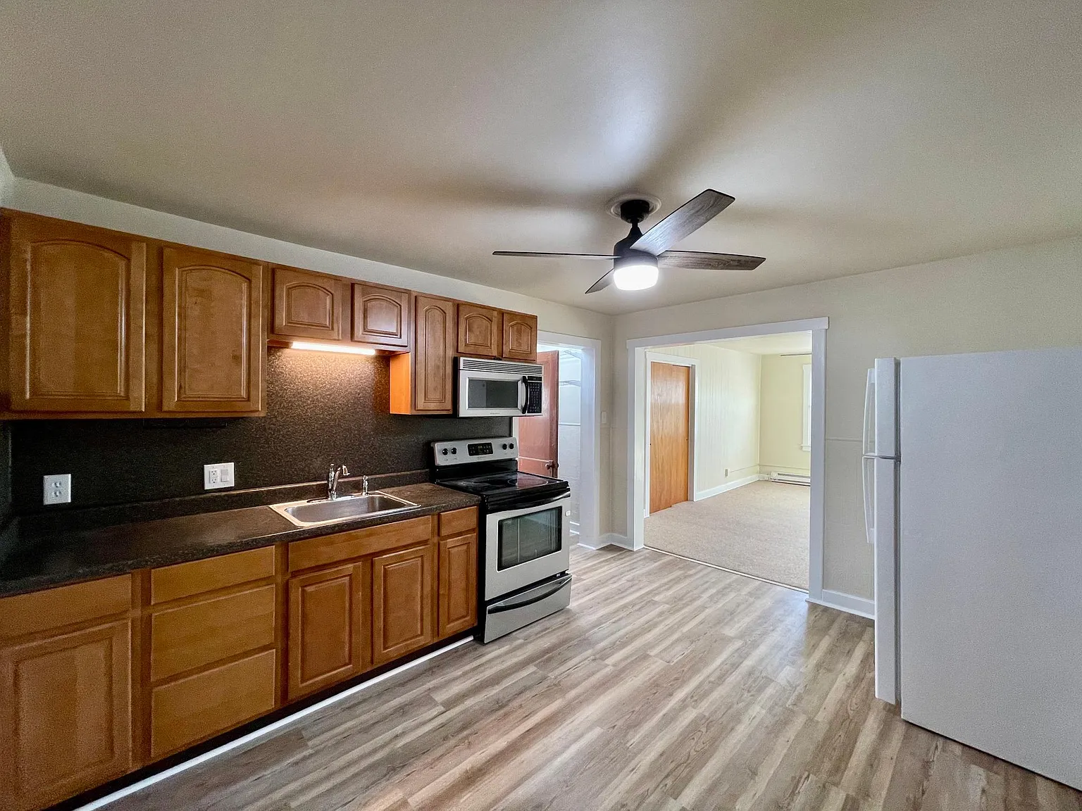 1 bed, 900 sqft, $1,495 — Photo 4