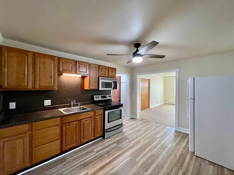 511 Washington Ave #2 — Photo 4