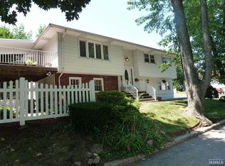 1 Lincoln St, Hasbrouck Heights, NJ 07604