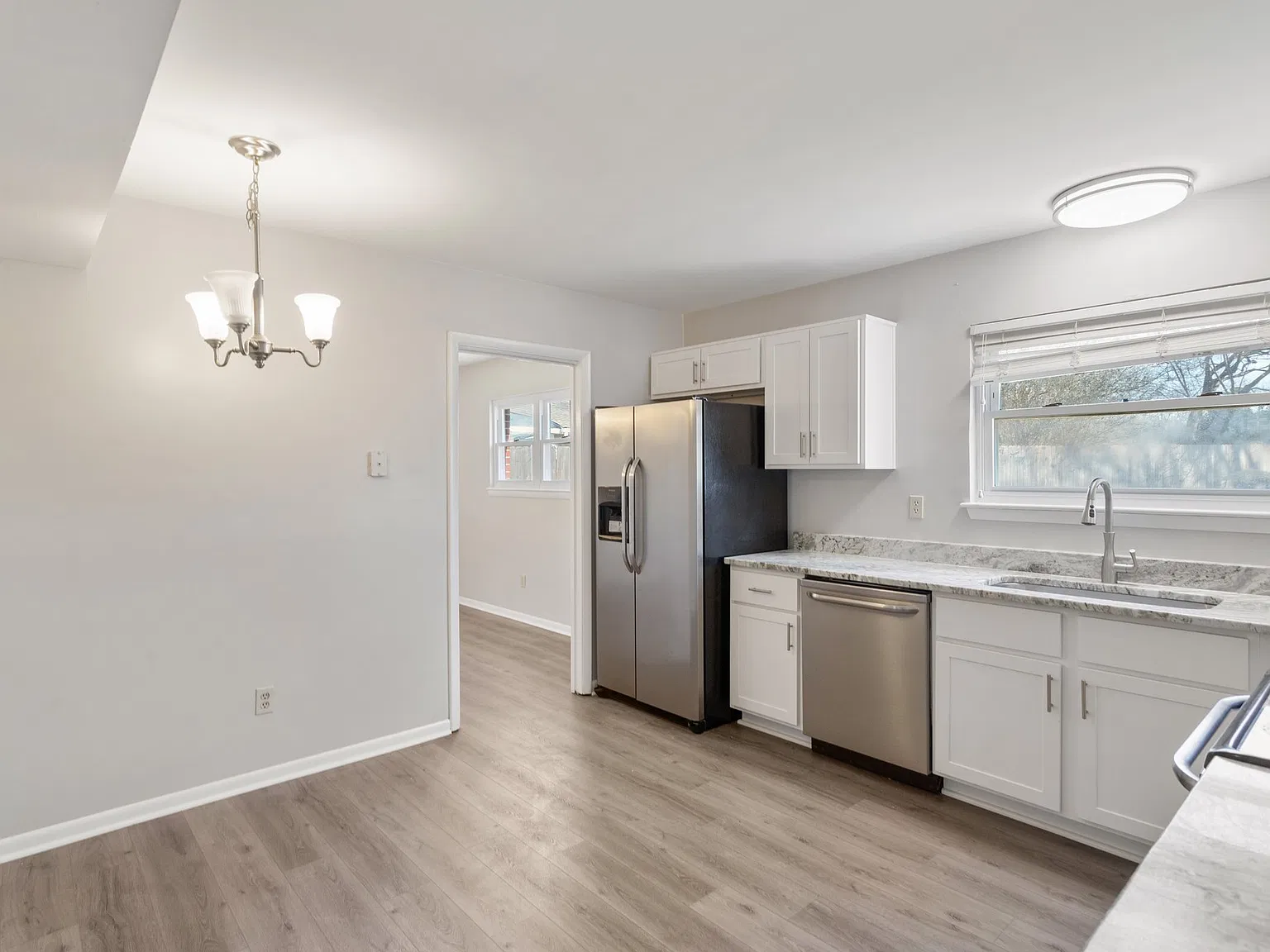 4 bed, 2.5 bath, 1995 sqft, $2,700 — Photo 3