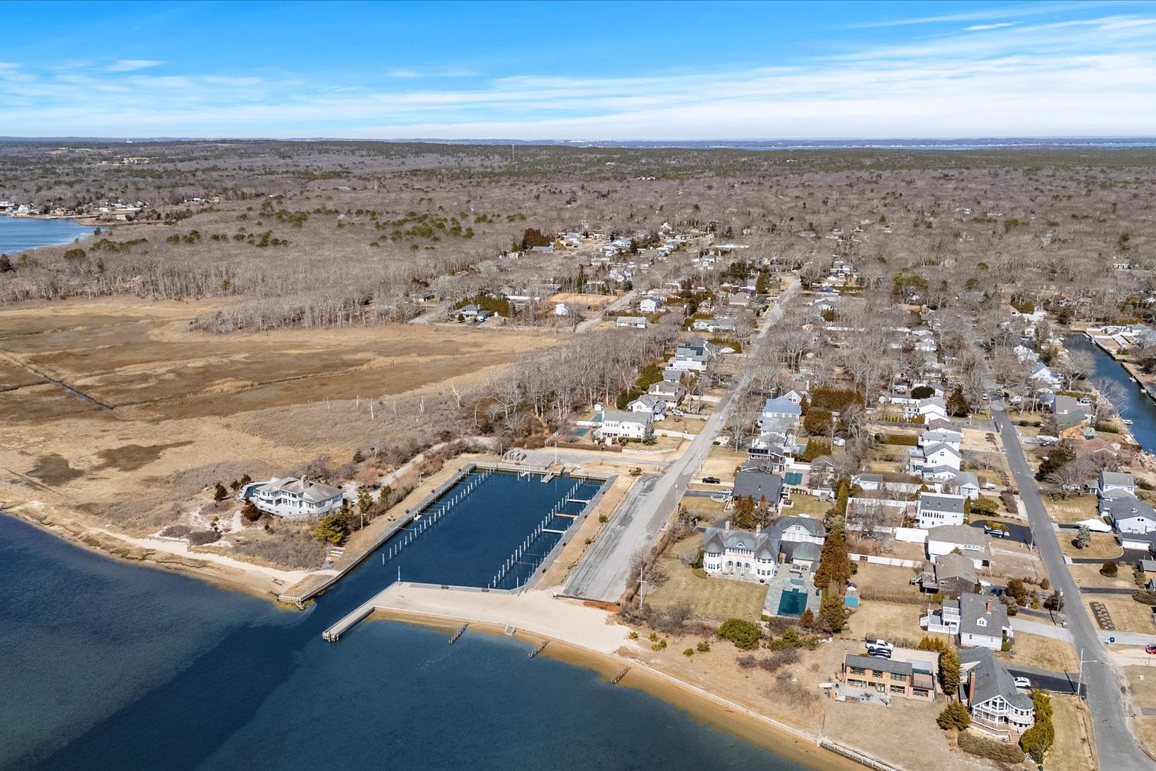  End of Landing Lane - Private Resident Beach & Marina