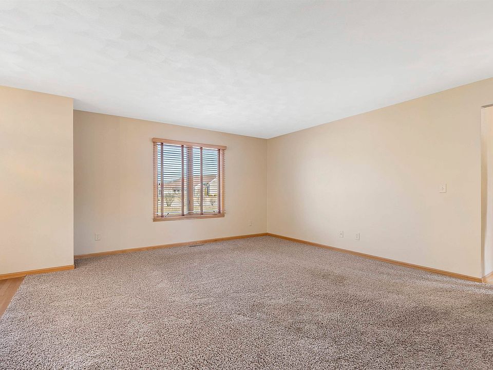 556 W Rockton Rd, Rockton, IL 61072 Zillow