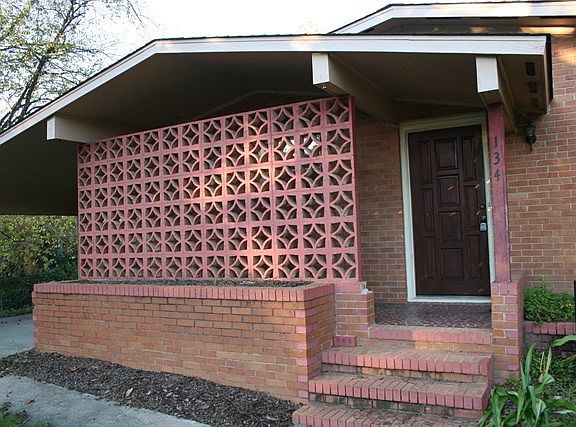 4th image of 134 Teresa Ave