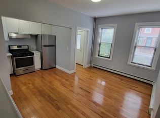 564 Putnam Ave #1R, Cambridge, MA 02139