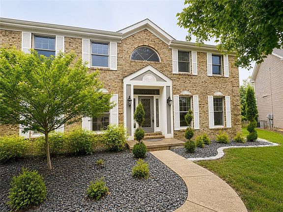 2nd image of 2347 Saratoga Pl