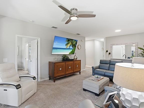 5th image of 14570 Daffodil Dr APT 803