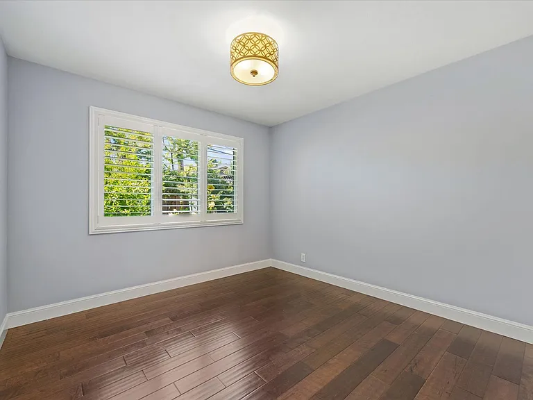 2464 Aram Ave — Photo 15