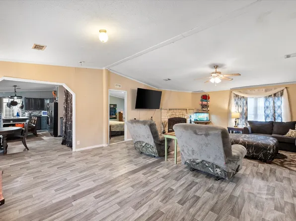 151 Private Road 958, Kirvin, TX 75848