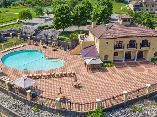 817 Muirfield Dr, Sunrise Beach, MO 65079