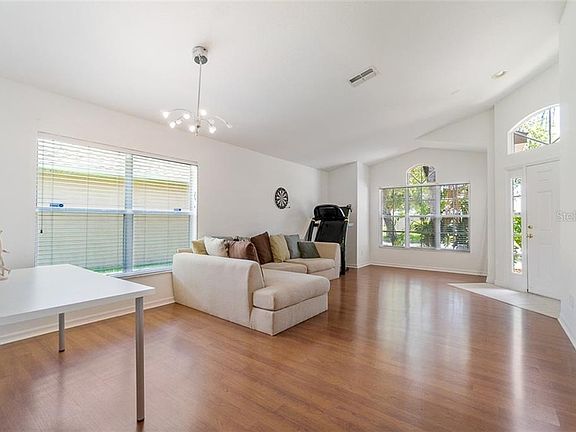 5th image of 12143 Bishopsford Dr