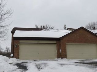 1552 N Windsor Dr, Arlington Heights, IL 60004