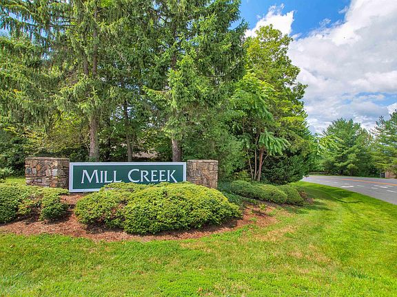 5th image of 305 Starcrest Rd