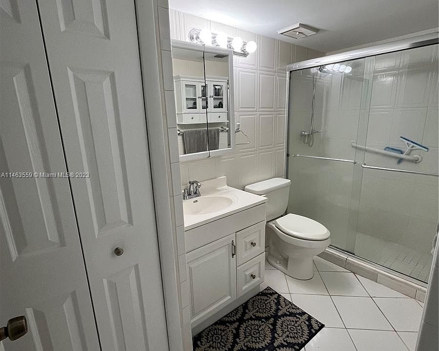 2nd image of 14164 SW 93rd Ln #14164