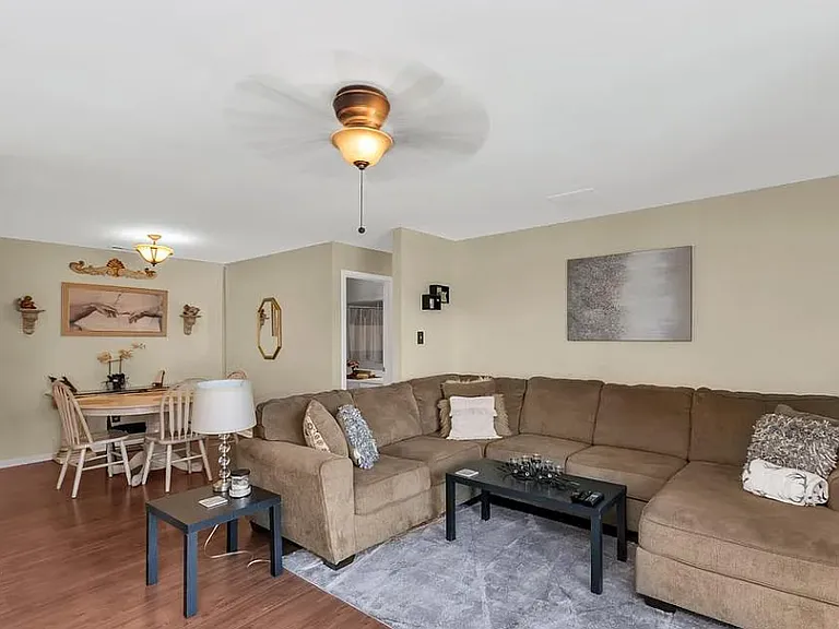 2501 Thistledown Ct #2501 — Photo 3