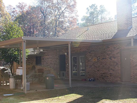 4th image of 973 Country Club Cir