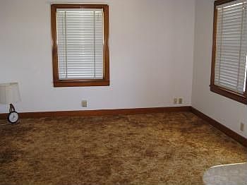 3rd image of 909 W Cloud St