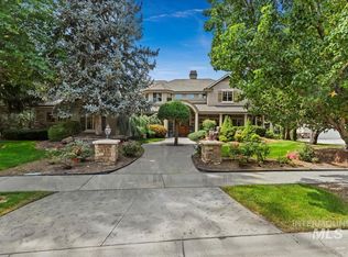 810 W Two Rivers Dr, Eagle, ID 83616