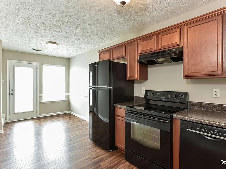 9029 Ristau Dr — Photo 2