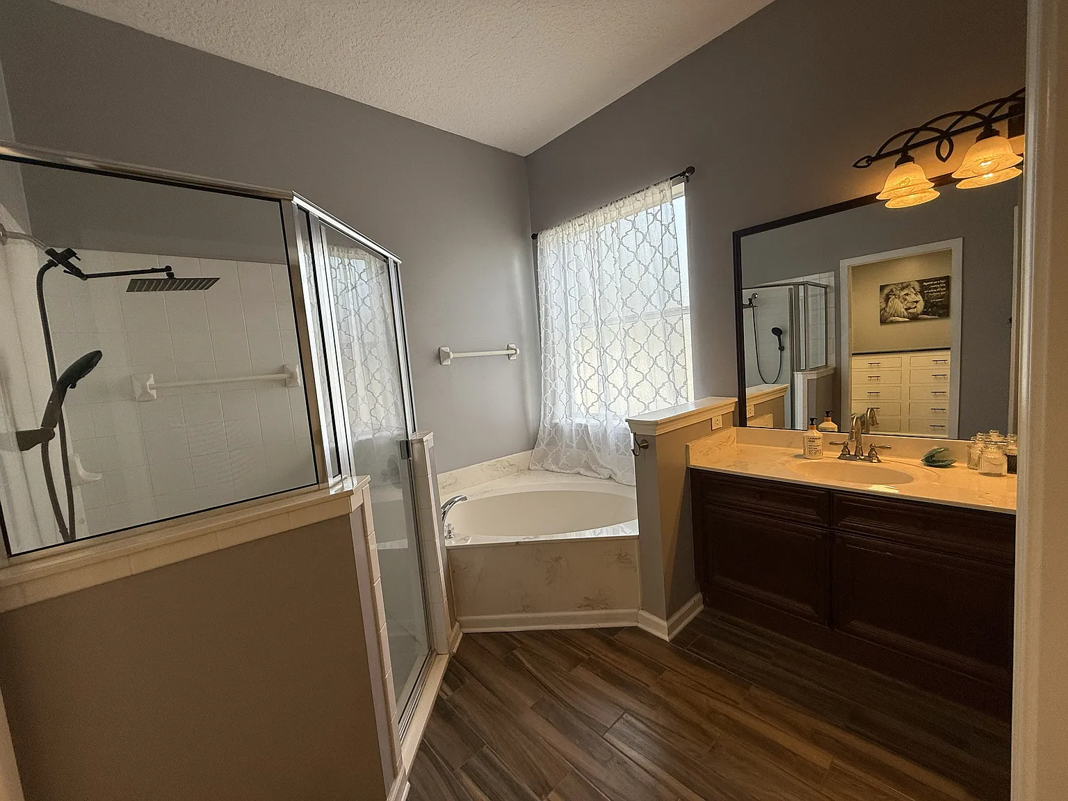 3 bed, 2269 sqft, $3,000 — Photo 3