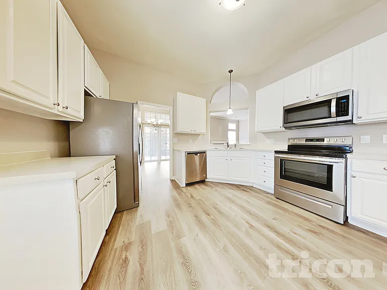 409 Baneberry Ln — Photo 6