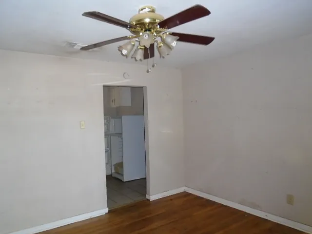 1274 S San Jose Dr — Photo 2