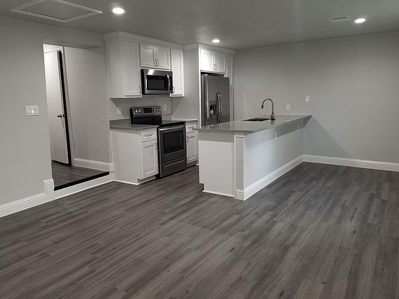 5th image of 504 Orange St #B