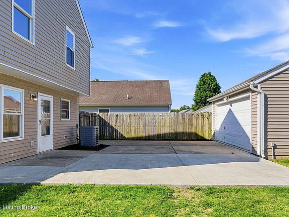 5th image of 6101 Maravian Dr