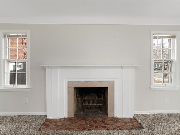 4th image of 4105 Grayton St