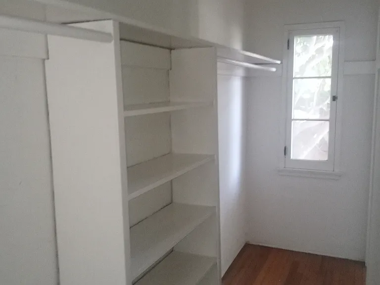 Master walk through closet