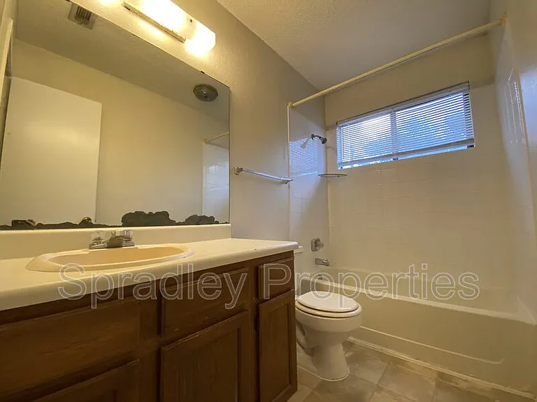 4801 Stone Ridge Dr — Photo 8