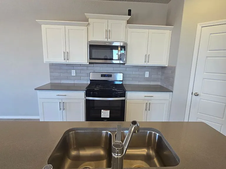 3209 Tazanita Loop SE — Photo 12
