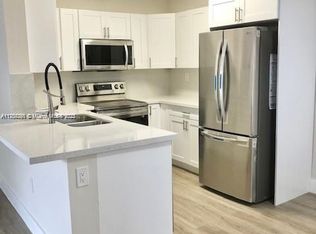 251 Palm Cir W APT 202, Hollywood, FL 33025