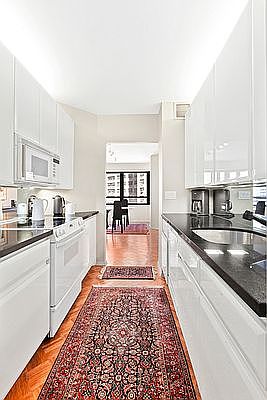 4th image of 240 E 47th St APT 8C