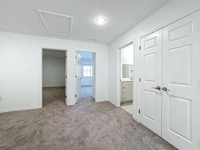 1711 Barton Towne Cir — Photo 34