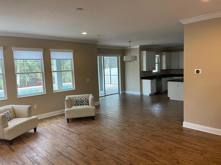 2745 Peony Dr — Photo 5