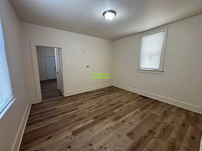527 N Lemcke Ave — Photo 5
