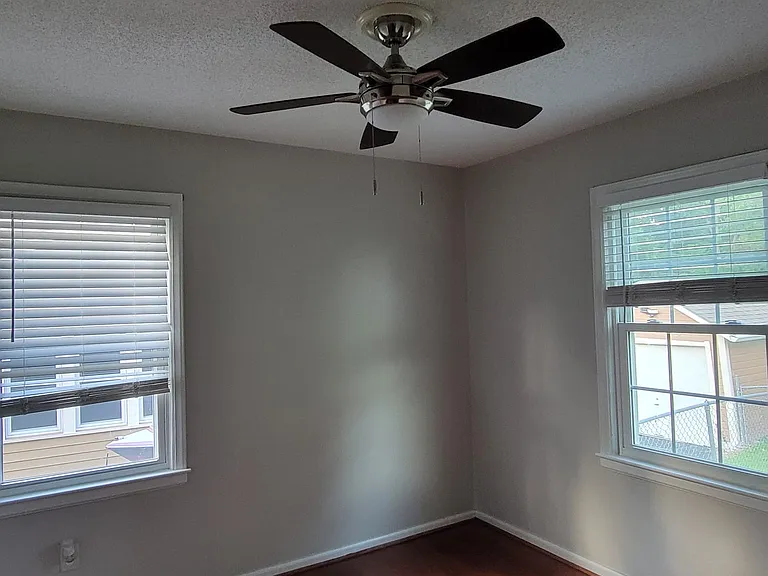 1115 S Cottage St — Photo 15
