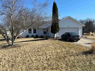 300 Lamplighter Loop SE, Poplar Grove, IL 61065