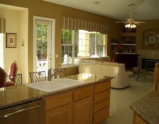 Kitchen/ Family Room