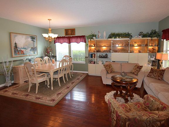 5th image of 214 Prince Phillip Dr