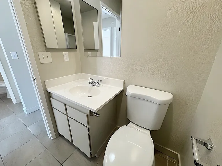 3963 Melrose Ave #8 — Photo 5