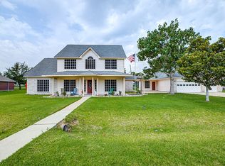 12407 W River Run Dr, Mont Belvieu, TX 77523