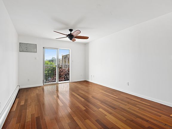 3rd image of 122 Boerum St APT 4R